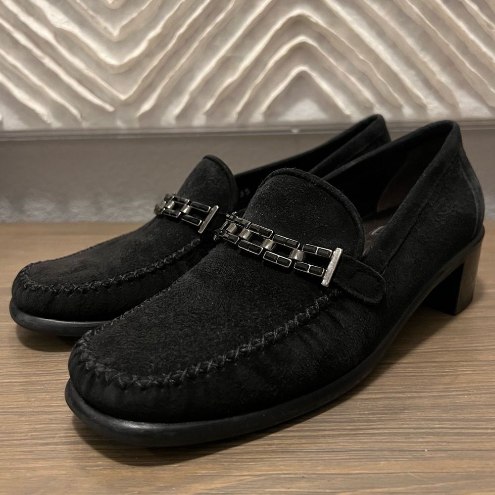 Stuart Weitzman Black Suede Leather Black Crystal Silver Metal Band Loafer 5.5